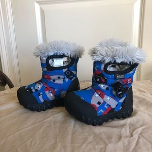 Bogs Insulated and waterproof Infant Boot Size 4
